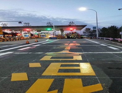 高速道路划线施工